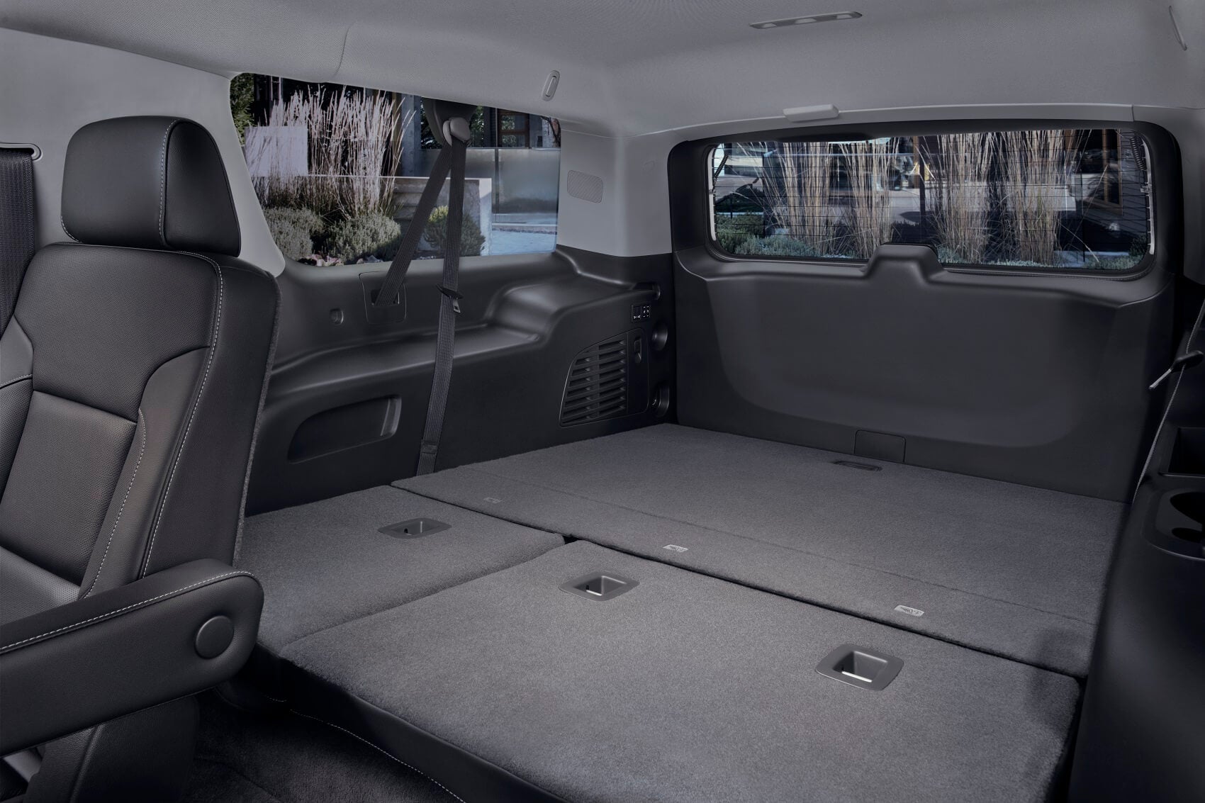 2023 GMC Yukon Interior Dimensions: Seating, Cargo Space & Trunk Size -  Photos | CarBuzz